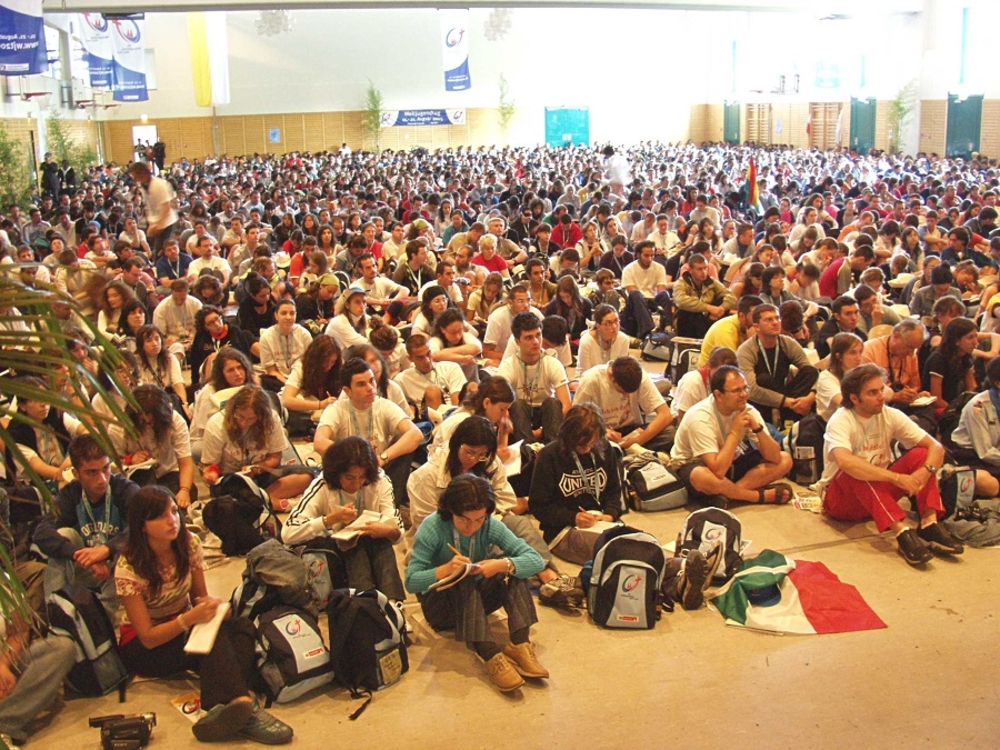 Katechese in der Jabachhalle mit zweitausend Teilnehmern