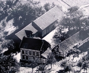 Der untere Knipscher Hof von Norden mit Wohnhaus, Kuhstall, Remise, Pferdestall
und Scheune