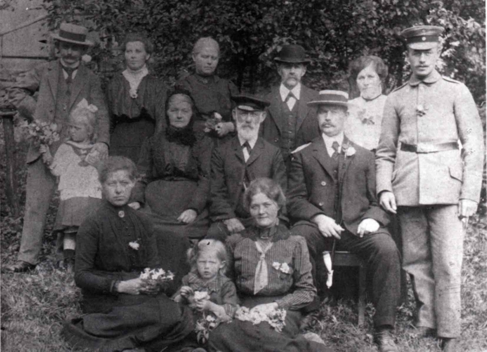 Bild von ca. 1916 der Familie Hohn in Mackenbach