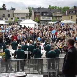 Eröffnung des Stadtfestes mit dem Lohmarer Blasorchester und Bürgermeister Wolfgang Röger